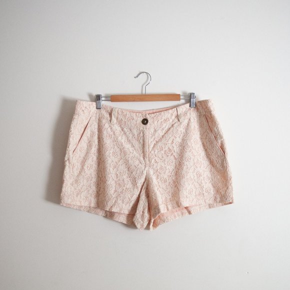 FOREVER 21+ | PINK LACE SHORTS - Picture 1 of 6
